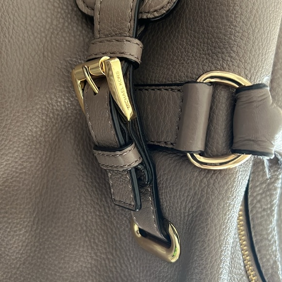 Michael Kors Large Handbag Taupe - Picture 5 of 12